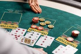 Antarmuka aplikasi pangeran88 menampilkan pasar sportsbook dan pilihan permainan casino langsung